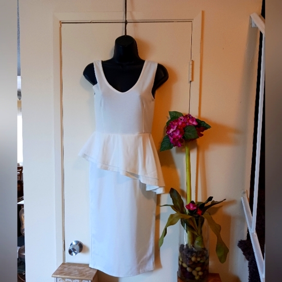 STYLE white sleeveless dress size small slant fabric around the waist. Nwt - Picture 1 of 8